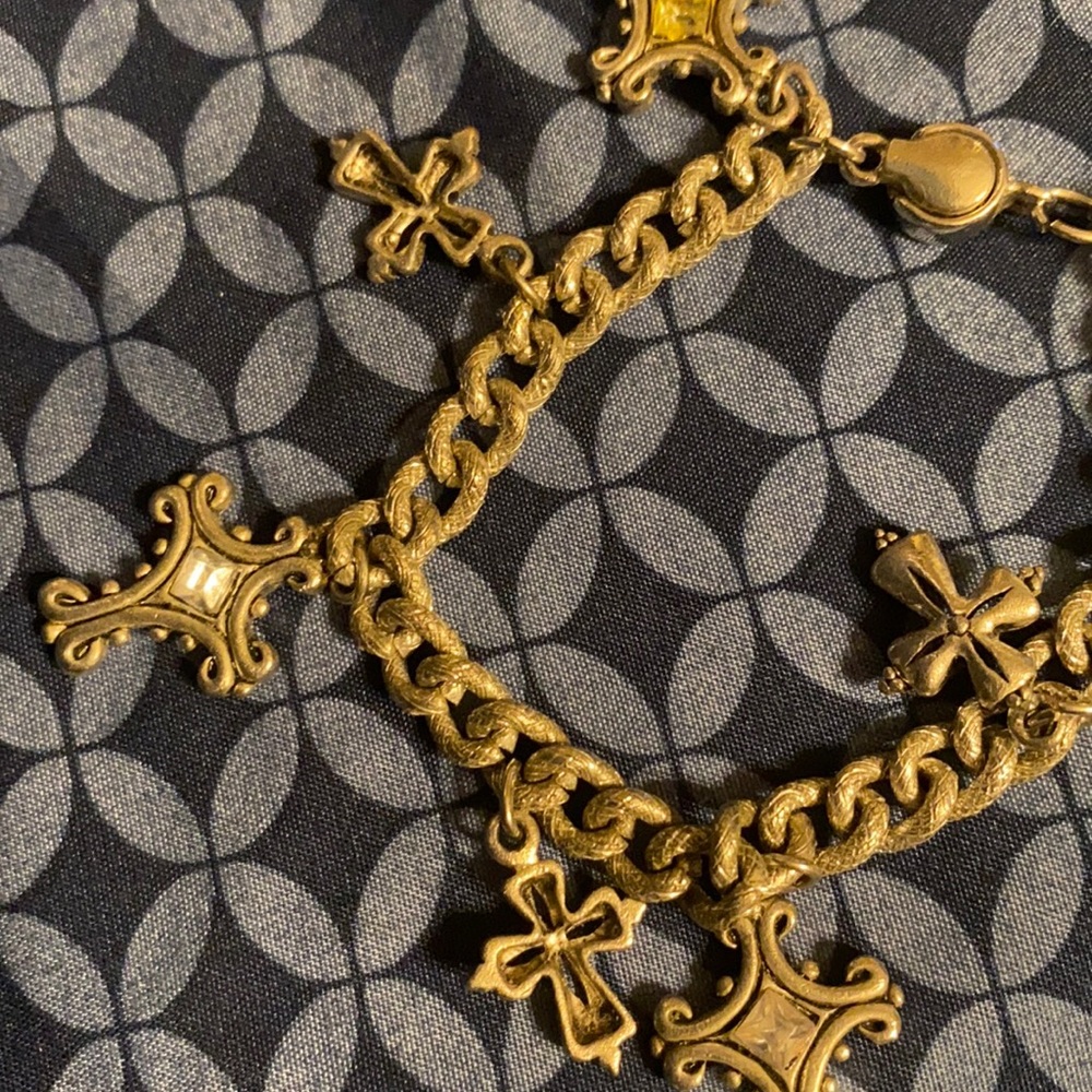 Silver plates cross bracket